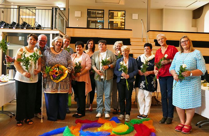 Trauerbegleitung jetzt noch mal aufgestockt (Foto: Susanne List) Trauerbegleitung jetzt noch mal aufgestockt (Foto: Susanne List)