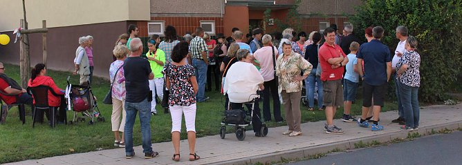 Falkner sorgte f&uuml;r Auflauf (Foto: Karl-Heinz Herrmann)