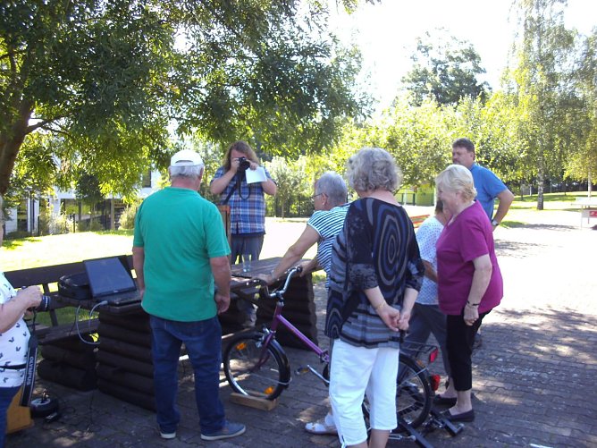 Reaktionstest für Senioren mit der Verkehrswacht (Foto: Freizeitzentrum Artern) Reaktionstest für Senioren mit der Verkehrswacht (Foto: Freizeitzentrum Artern)