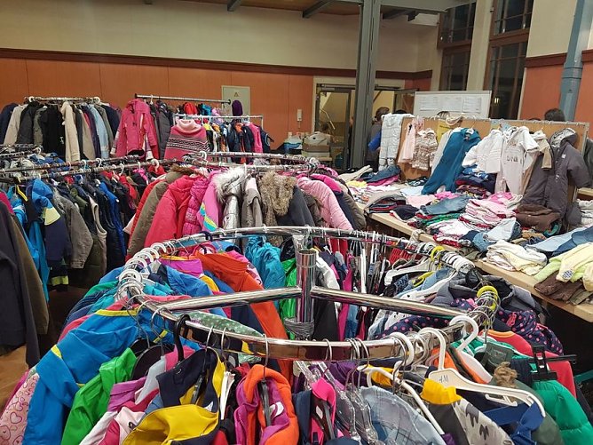 Heute Teeniesachenbasar (Foto: Bianca Fliß) Heute Teeniesachenbasar (Foto: Bianca Fliß)