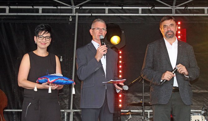 Weinprinzessin Shantel I. gekrönt (Foto: Karl-Heinz Herrmann) Weinprinzessin Shantel I. gekrönt (Foto: Karl-Heinz Herrmann)