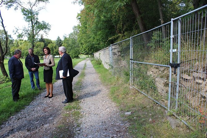 Zuwendungsbescheid f&uuml;r Schlosspark Ebeleben (Foto: Karl-Heinz Herrmann)