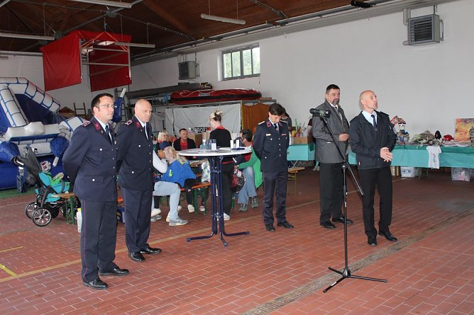 Feuerwehr buntem Programm (Foto: Karl-Heinz Herrmann)