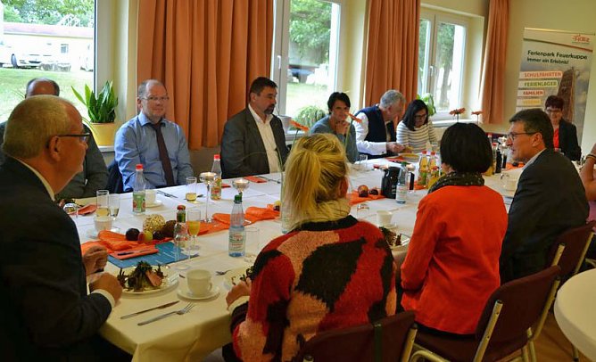 Minister zu Besuch im Ferienpark (Foto: Ferienpark Feuerkuppe)