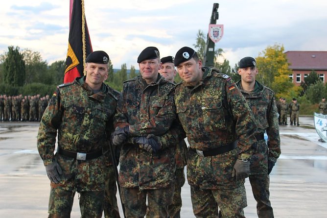 Kommandowechsel beim Panzerbataillon 393 "Thüringer Löwe" (Foto: Karl-Heinz Herrmann) Kommandowechsel beim Panzerbataillon 393 "Thüringer Löwe" (Foto: Karl-Heinz Herrmann)