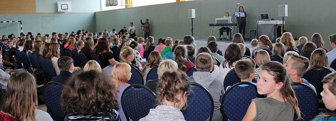 Richtfest an Gemeinschaftsschule gefeiert (Foto: Karl-Heinz Herrmann)