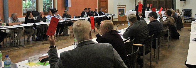 Abstimmung zur Gesch&auml;ftsordnung (Foto: Karl-Heinz Herrmann)