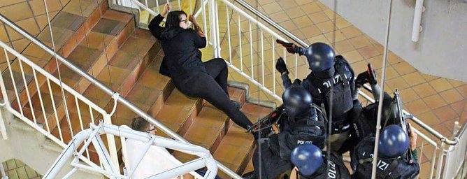 Notfalldarsteller aus Sondershausen in Hessen im Einsatz (Foto: DRK Sondershausen) Notfalldarsteller aus Sondershausen in Hessen im Einsatz (Foto: DRK Sondershausen)