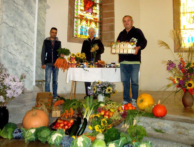 Teilen für die Tafel (Foto: Peter Zimmer) Teilen für die Tafel (Foto: Peter Zimmer)
