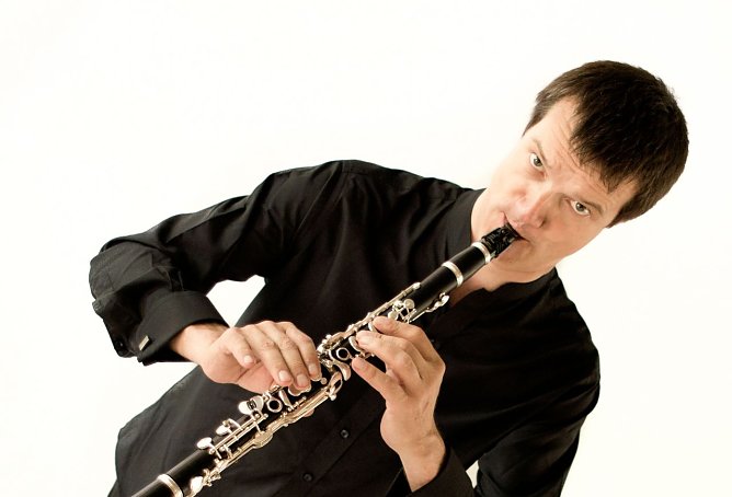 Martin Spangenberg spielt Mozarts Klarinettenkonzert (Foto: Agentur) Martin Spangenberg spielt Mozarts Klarinettenkonzert (Foto: Agentur)