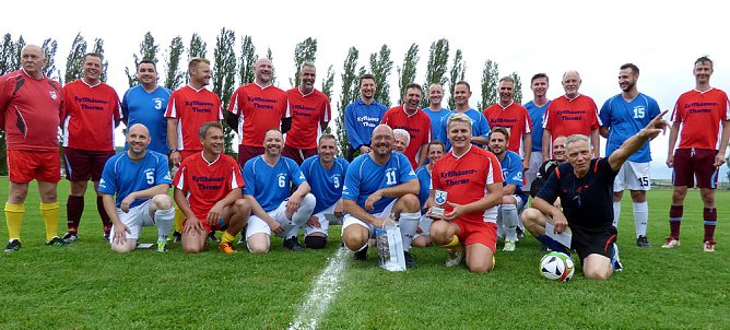 Pokal erstmalig beim Bürgermeister (Foto: Peter Möbius) Pokal erstmalig beim Bürgermeister (Foto: Peter Möbius)