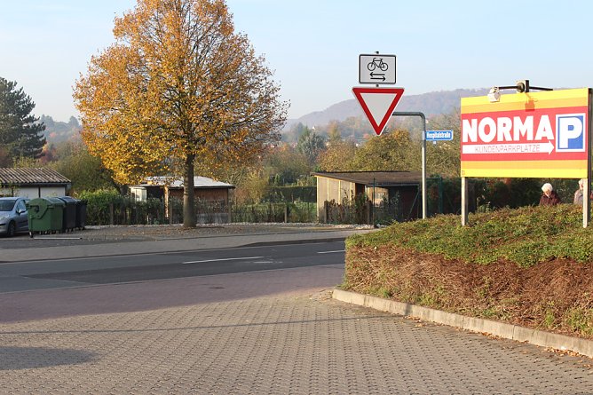 Verkehrsregelung ist richtig (Foto: Karl-Heinz Herrmann)