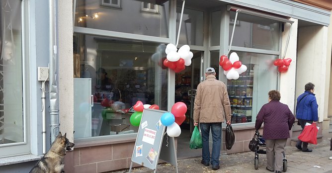 Neueröffnungen von Geschäften (Foto: Karl-Heinz Herrmann) Neueröffnungen von Geschäften (Foto: Karl-Heinz Herrmann)