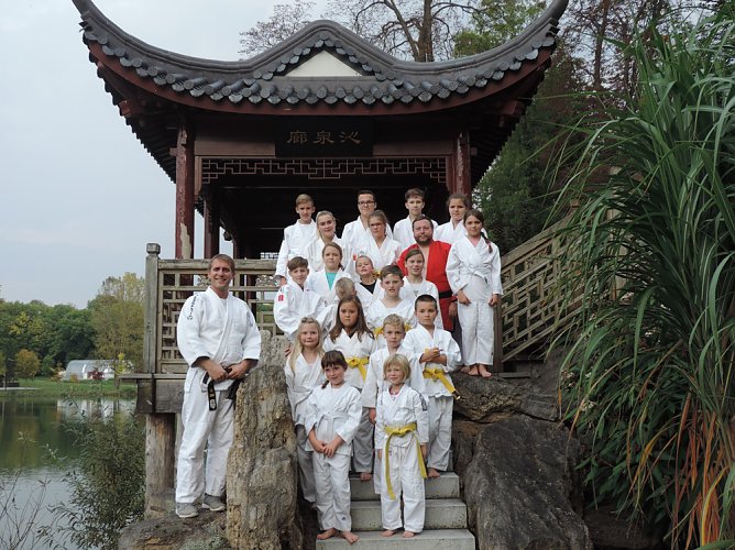 Vereinsfoto im Chinesischen Garten (Foto: Kampfkunstverein)