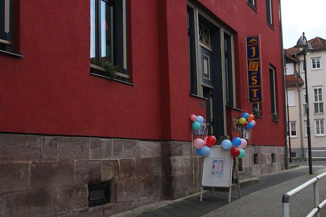 Ansturm auf das "JuST" (Foto: Karl-Heinz Herrmann)