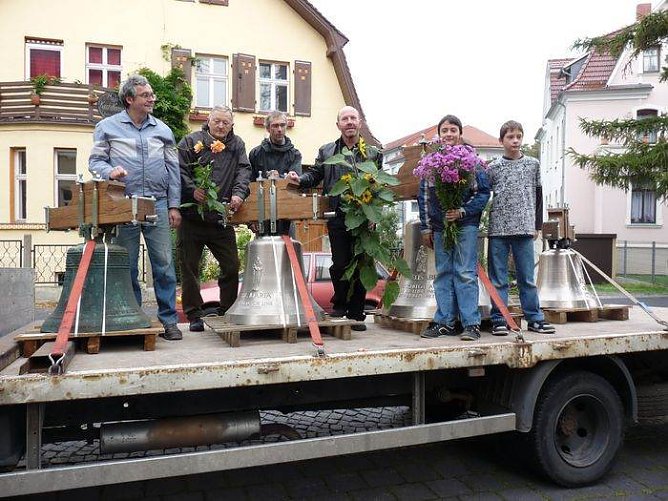 Ankunft der Glocken (Foto: Karl-Heinz Herrmann) Ankunft der Glocken (Foto: Karl-Heinz Herrmann)