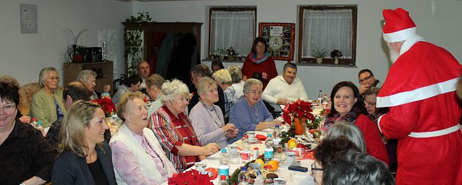 Gemütliche Weihnachtsfeier im Verband (Foto: Karl-Heinz Herrmann) Gemütliche Weihnachtsfeier im Verband (Foto: Karl-Heinz Herrmann)