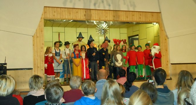 Weihnachtsmarkt in Udersleben (Foto: Antje Kuchenbecker) Weihnachtsmarkt in Udersleben (Foto: Antje Kuchenbecker)