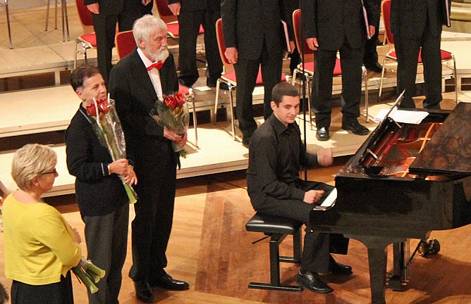 Weihnachtswunsch: Friede und Menschlichkeit (Foto: Karl-Heinz Herrmann) Weihnachtswunsch: Friede und Menschlichkeit (Foto: Karl-Heinz Herrmann)