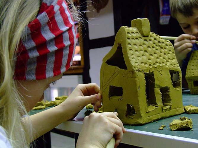 Ferien im Kunsthof (Foto: Kunsthof Friedrichsrode) Ferien im Kunsthof (Foto: Kunsthof Friedrichsrode)