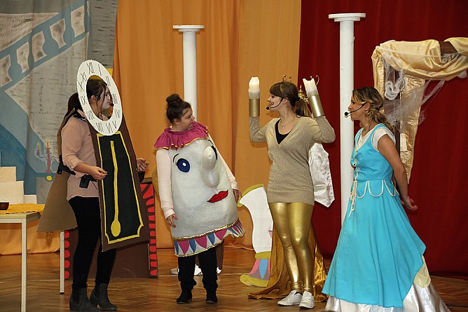 Gebacken, gesungen und geprobt (Foto: Private Fachschule) Gebacken, gesungen und geprobt (Foto: Private Fachschule)