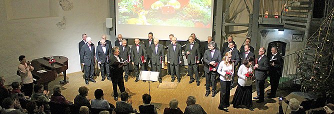 Mit dem Albert-Fischer-Chor in die Weihnacht (Foto: Karl-Heinz Herrmann)