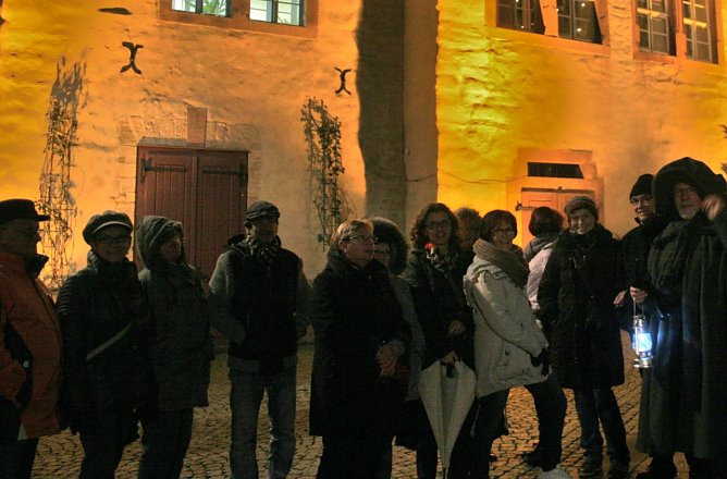 Stadtführung bei Laternenschein (Foto: Rosenstadt Sangerhausen GmbH) Stadtführung bei Laternenschein (Foto: Rosenstadt Sangerhausen GmbH)