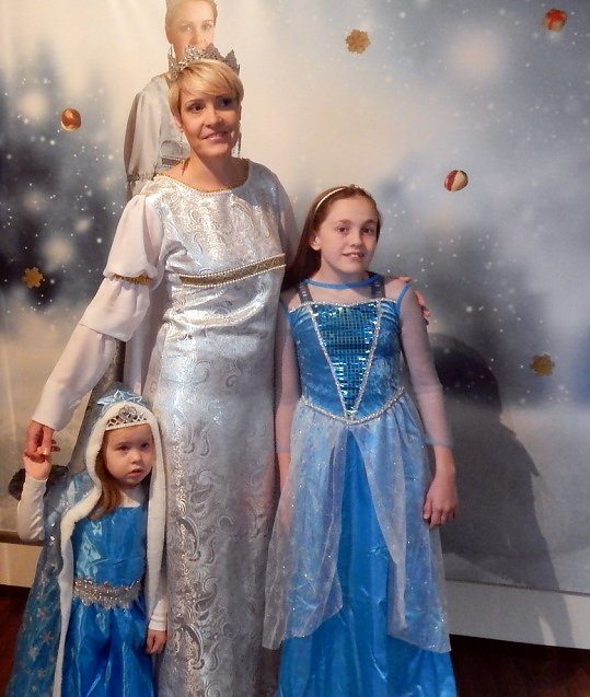 Wahl der schönsten Schneekönigin (Foto: privat) Wahl der schönsten Schneekönigin (Foto: privat)