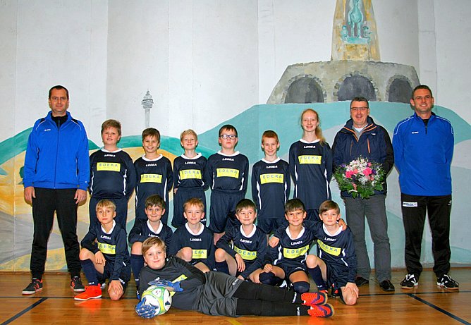 Neue Trikots und Wendetops (Foto: Andrea Löser) Neue Trikots und Wendetops (Foto: Andrea Löser)