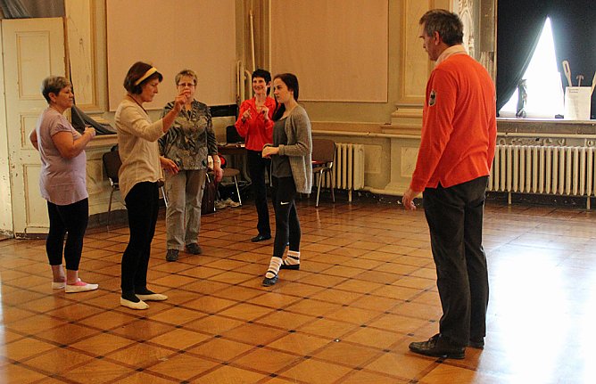 Tanztraining für die Schlössertage 2018 (Foto: Karl-Heinz Herrmann) Tanztraining für die Schlössertage 2018 (Foto: Karl-Heinz Herrmann)