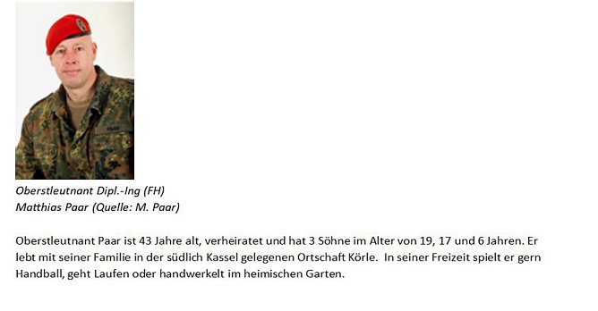 Paradeaufstellung auf dem Schlossplatz (Foto: Bundeswehr) Paradeaufstellung auf dem Schlossplatz (Foto: Bundeswehr)