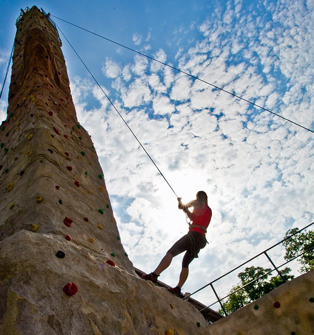 Ausbildung zum Klettertrainer im Ferienpark Feuerkuppe (Foto: Ferienpark Feuerkuppe) Ausbildung zum Klettertrainer im Ferienpark Feuerkuppe (Foto: Ferienpark Feuerkuppe)