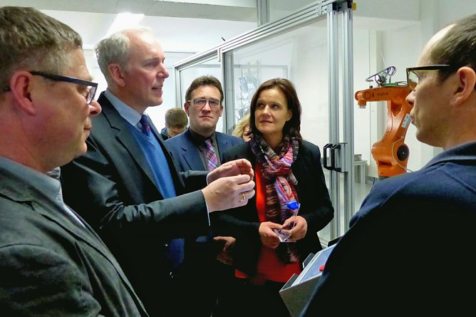 Europaparlamentarier auf Tour durch den Kreis (Foto: Jochen Sauerbier) Europaparlamentarier auf Tour durch den Kreis (Foto: Jochen Sauerbier)