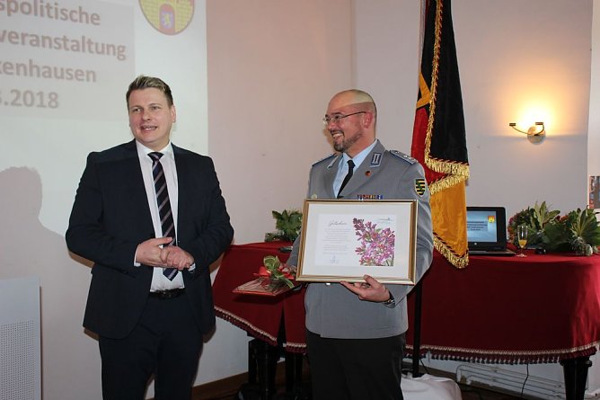 Kommandeur verabschiedet (Foto: Karl-Heinz Herrmann)