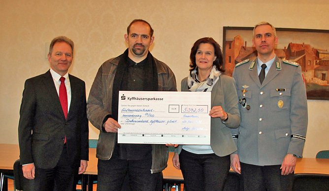 Spendenmittel aus Neujahrsempfang &uuml;bergeben (Foto: Karl-Heinz Herrmann)