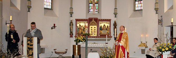 Jubiläum seiner 40jährigen Priesterweihe (Foto: Karl-Heinz Herrmann) Jubiläum seiner 40jährigen Priesterweihe (Foto: Karl-Heinz Herrmann)