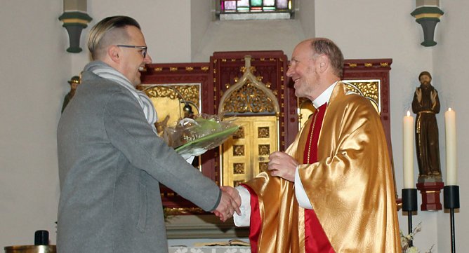 Jubiläum seiner 40jährigen Priesterweihe (Foto: Karl-Heinz Herrmann) Jubiläum seiner 40jährigen Priesterweihe (Foto: Karl-Heinz Herrmann)