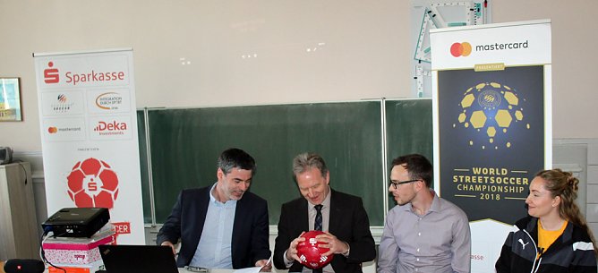 Sparkassen Fairplay Soccer Tour 2018 (Foto: Karl-Heinz Herrmann) Sparkassen Fairplay Soccer Tour 2018 (Foto: Karl-Heinz Herrmann)