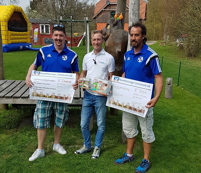 Spenden&uuml;bergabe f&uuml;r Kinderhospiz (Foto: Steffen Kobrow)