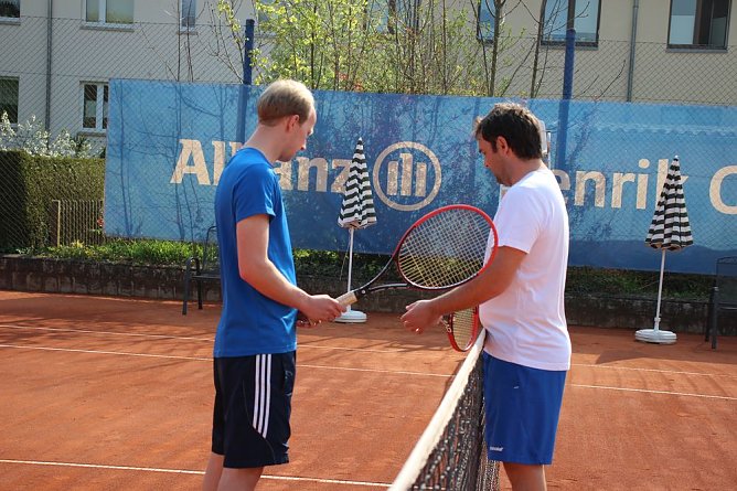 Tennisanlage offen (Foto: Karl-Heinz Herrmann) Tennisanlage offen (Foto: Karl-Heinz Herrmann)