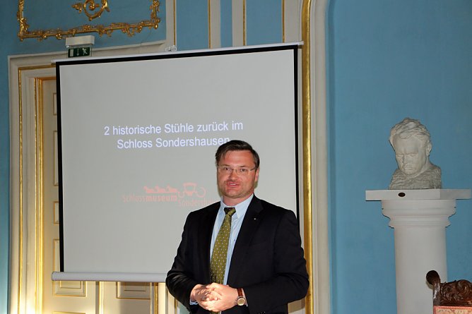 Restaurierte St&uuml;hle wieder im Schlossmuseum (Foto: Karl-Heinz Herrmann)