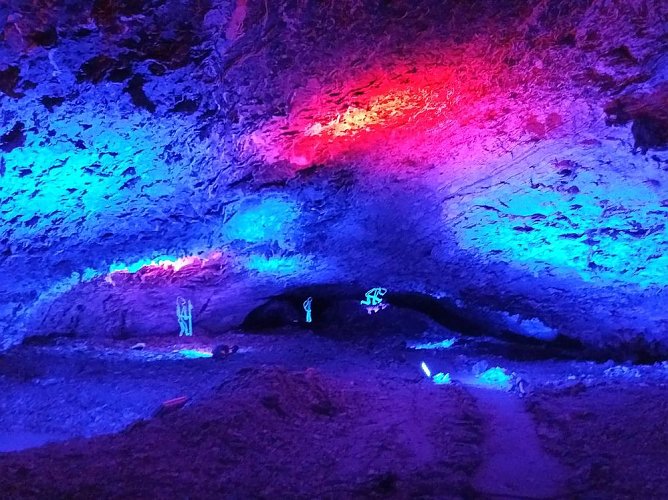 Lichterwelten in der Barbarossah&ouml;hle (Foto: Dorothea Kieper)