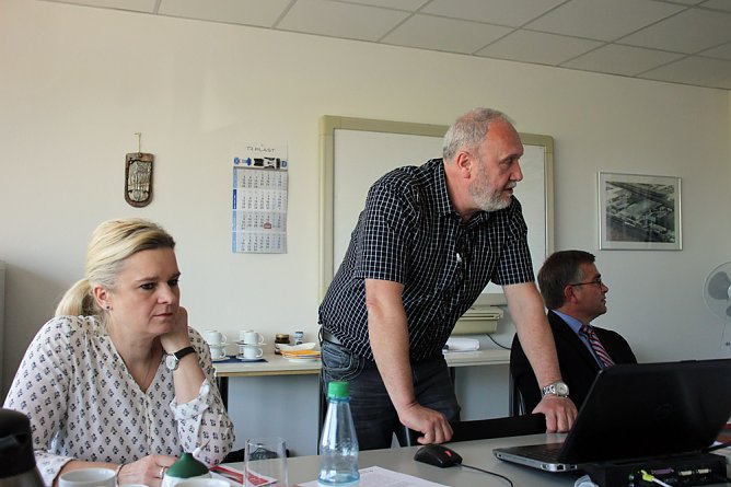 Im Fokus verarbeitendes Gewerbe (Foto: Karl-Heinz Herrmann) Im Fokus verarbeitendes Gewerbe (Foto: Karl-Heinz Herrmann)