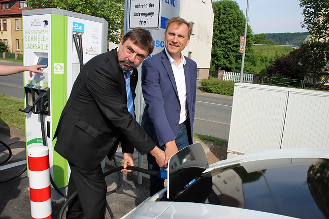 E-Mobilit&auml;t in Sondershausen - Schnell mal Strom tanken? (Foto: Karl-Heinz Herrmann)