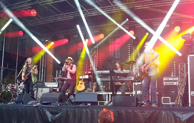 Anziehungspunkt war "Karat" (Foto: Karl-Heinz Herrmann)