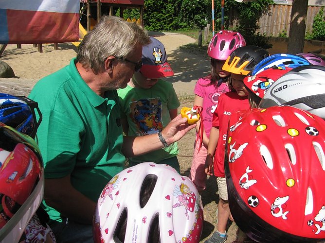 Verkehrssicherheitstag in der Kita Sonnenschein (Foto: Bernd Müller) Verkehrssicherheitstag in der Kita Sonnenschein (Foto: Bernd Müller)