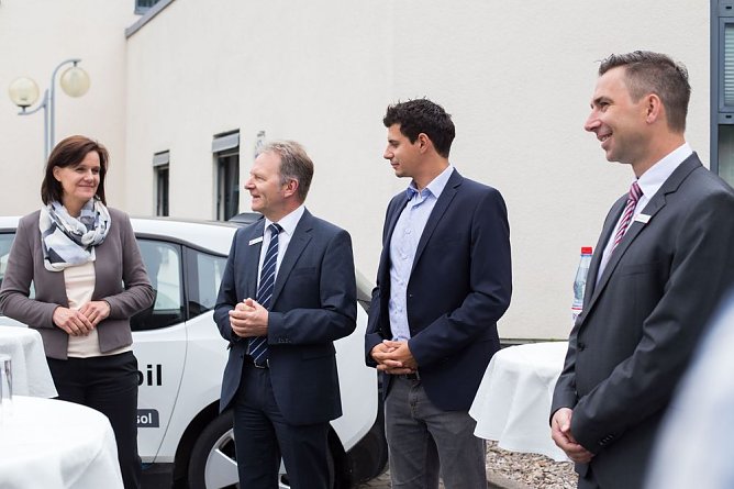 Elektromobil f&uuml;r die Kyffh&auml;usersparkasse (Foto: Landratsamt Kyffh&auml;userkreis)