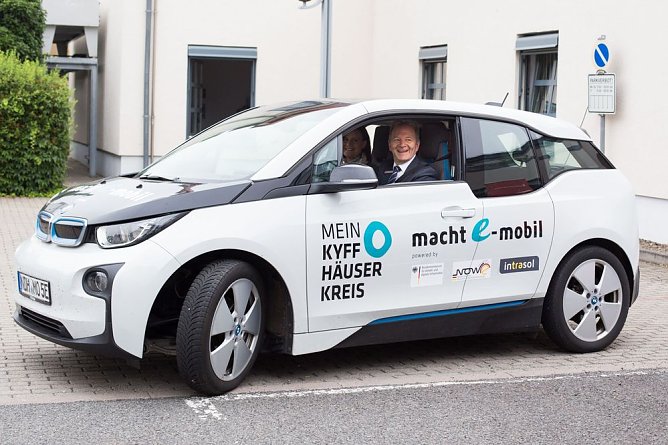 Elektromobil f&uuml;r die Kyffh&auml;usersparkasse (Foto: Landratsamt Kyffh&auml;userkreis)