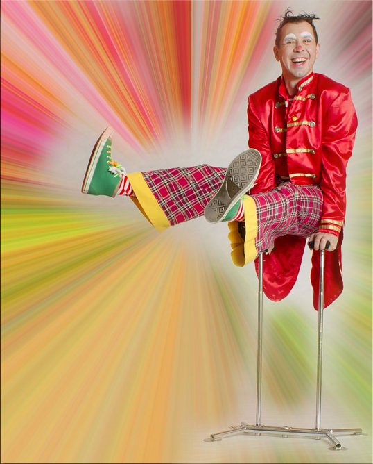 Dimi und Pallini gastiert am Kyffh&auml;user-Denkmal Clown Dimi und seinen elegante Partnerin Pallini werden ein artistisches Programm bieten, das alle zum Staunen bringt. Es ist ein Kinderprogramm, welches mit Clownerie, Jonglage, Handstandakrobatik und Rola - Rola Balance gespickt ist...  F&uuml;r Sonntag, den <b>17.06.2018</b> ab 15.00 Uhr erwartet die gro&szlig;en und kleinen G&auml;ste ein tolles Programm m (Foto: Stadtmarketing Bad Frankenhausen)