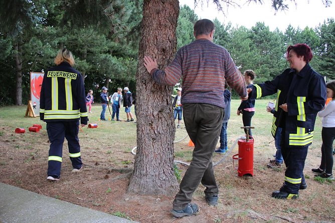 Schwimmbadfest mit der Fachschule (Foto: Karl-Heinz Herrmann)